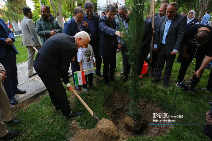 آیین افتتاح گذر صلح و دوستی در اصفهان