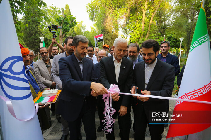 آیین افتتاح گذر صلح و دوستی در اصفهان