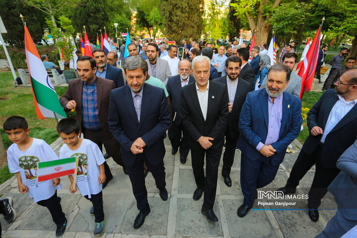 آیین افتتاح گذر صلح و دوستی در اصفهان