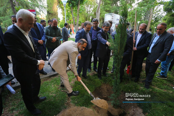 آیین افتتاح گذر صلح و دوستی در اصفهان