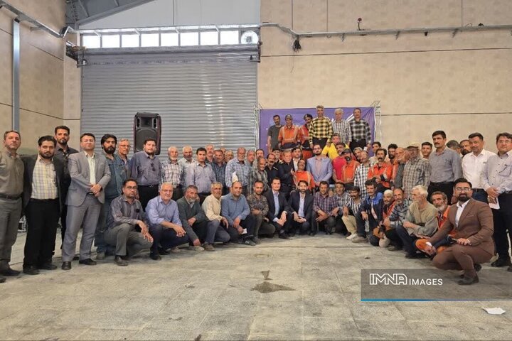 «عرق پیشانی، رزق حلال و دست‌های بوسیدنی» از آن کارگران است