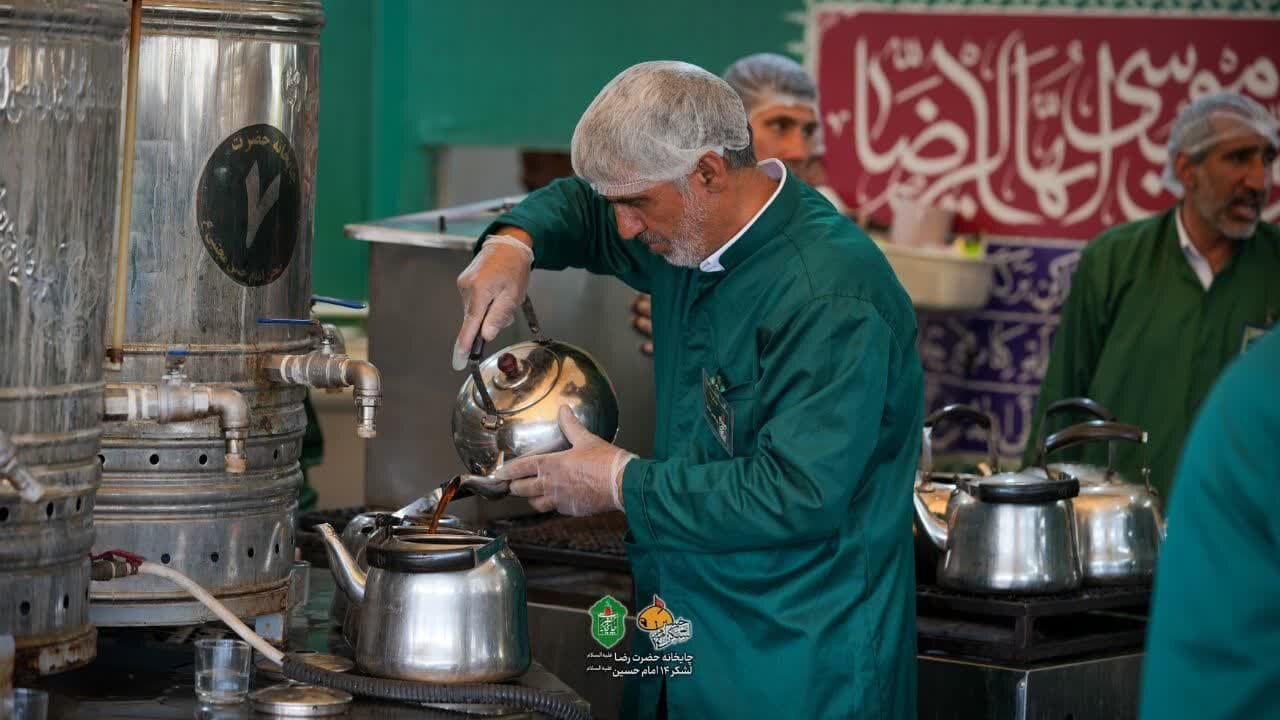 میزبانی لشکر ۱۴ امام حسین(ع) از زائران حرم رضوی