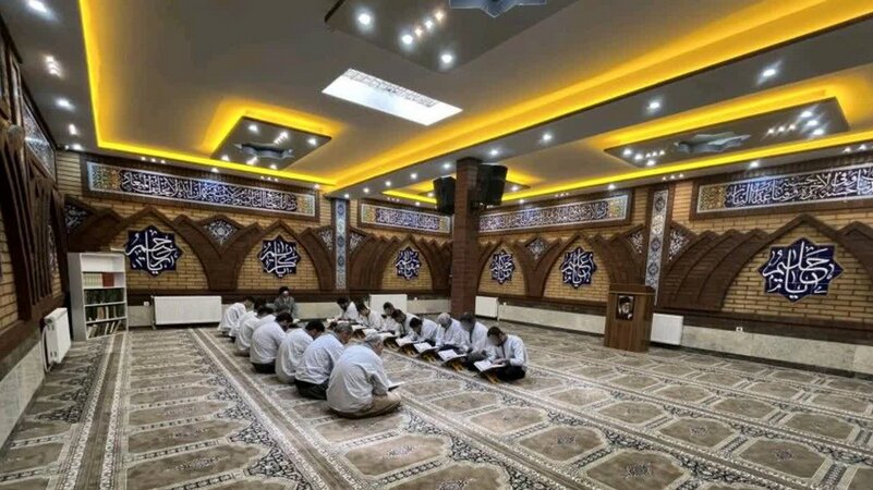 از افتتاح کارگاه تولید لامپ کممصرف در زندان تا آزادی زندانی زیر پرچم مطهر حرم امام رضا(ع)