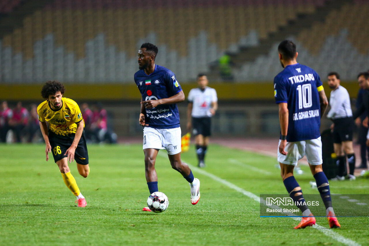 پرسپولیس یا سپاهان؛ کدام یک برای کسب سهمیه آسیایی شایستهتر هستند؟