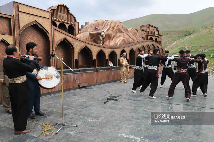 گرامیداشت هفته فرهنگی سنندج