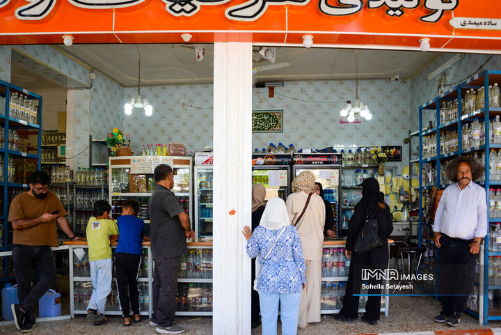 فصل گل و گلاب در میمند فارس