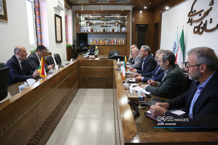 دیدار مدیران شهری اصفهان با سفیر مجارستان در ایران
