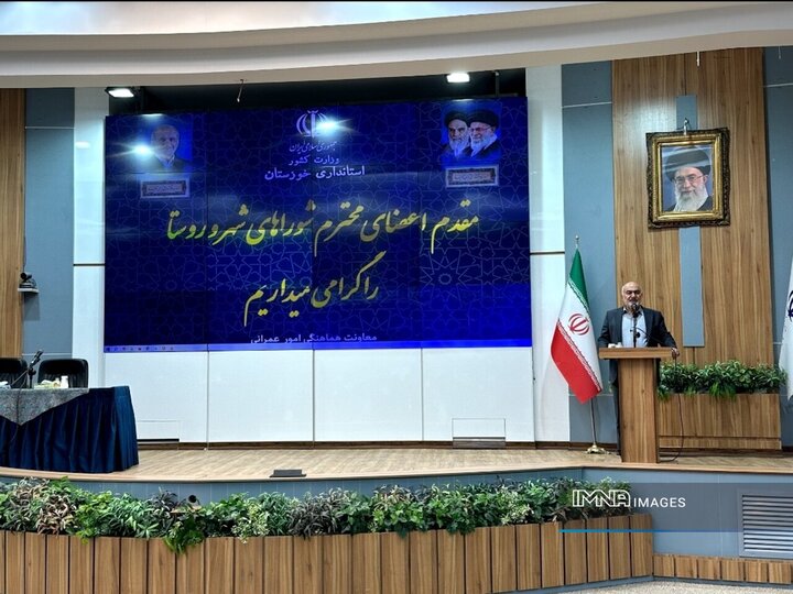 شوراها قلب تپنده مدیریت مردمی و محور توسعه پایدار استان خوزستان هستند