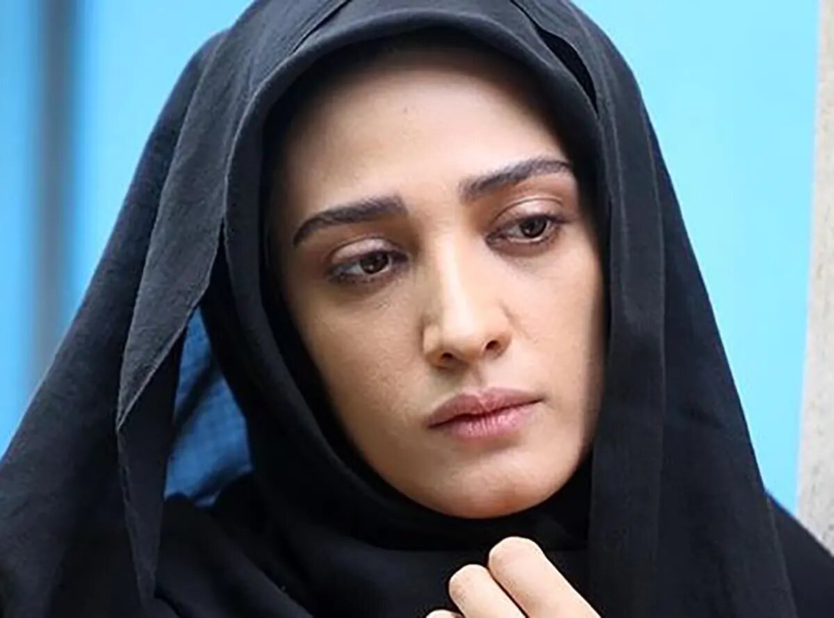 مینا ساداتی