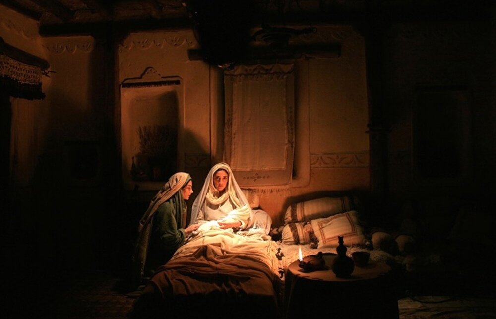 مینا ساداتی