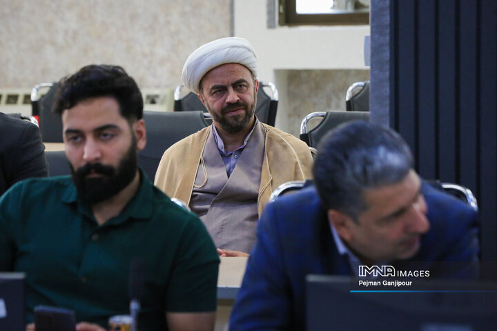 جلسه ستاد هماهنگی و برنامه‌ریزی بزرگداشت شهید آیت‌الله رئیسی و شهدای خدمت در اصفهان