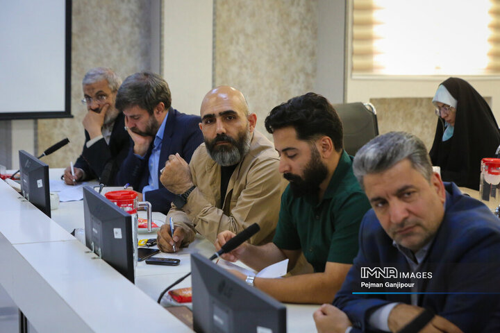 جلسه ستاد هماهنگی و برنامه‌ریزی بزرگداشت شهید آیت‌الله رئیسی و شهدای خدمت در اصفهان