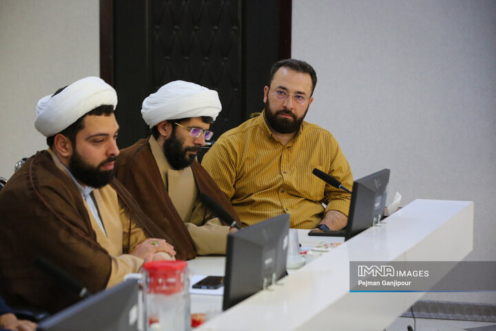 جلسه ستاد هماهنگی و برنامه‌ریزی بزرگداشت شهید آیت‌الله رئیسی و شهدای خدمت در اصفهان