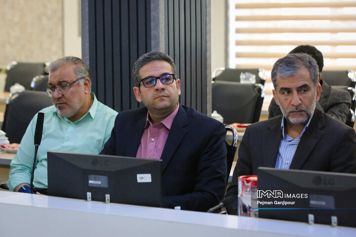 جلسه ستاد هماهنگی و برنامه‌ریزی بزرگداشت شهید آیت‌الله رئیسی و شهدای خدمت در اصفهان