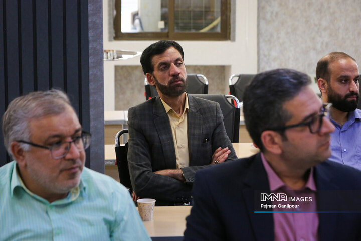 جلسه ستاد هماهنگی و برنامه‌ریزی بزرگداشت شهید آیت‌الله رئیسی و شهدای خدمت در اصفهان