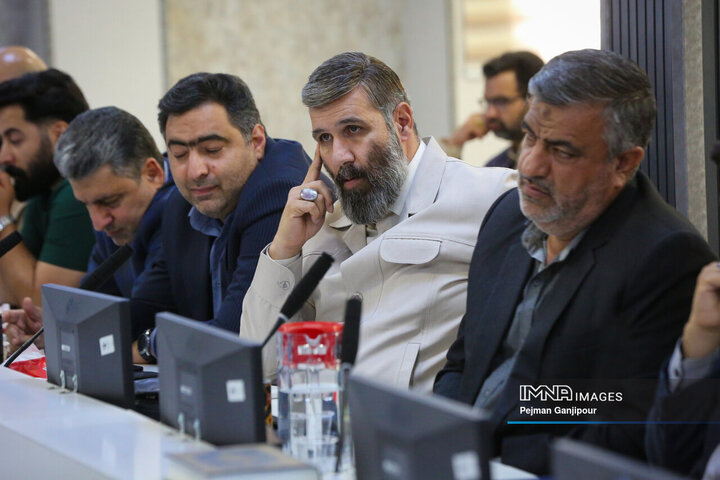 جلسه ستاد هماهنگی و برنامه‌ریزی بزرگداشت شهید آیت‌الله رئیسی و شهدای خدمت در اصفهان