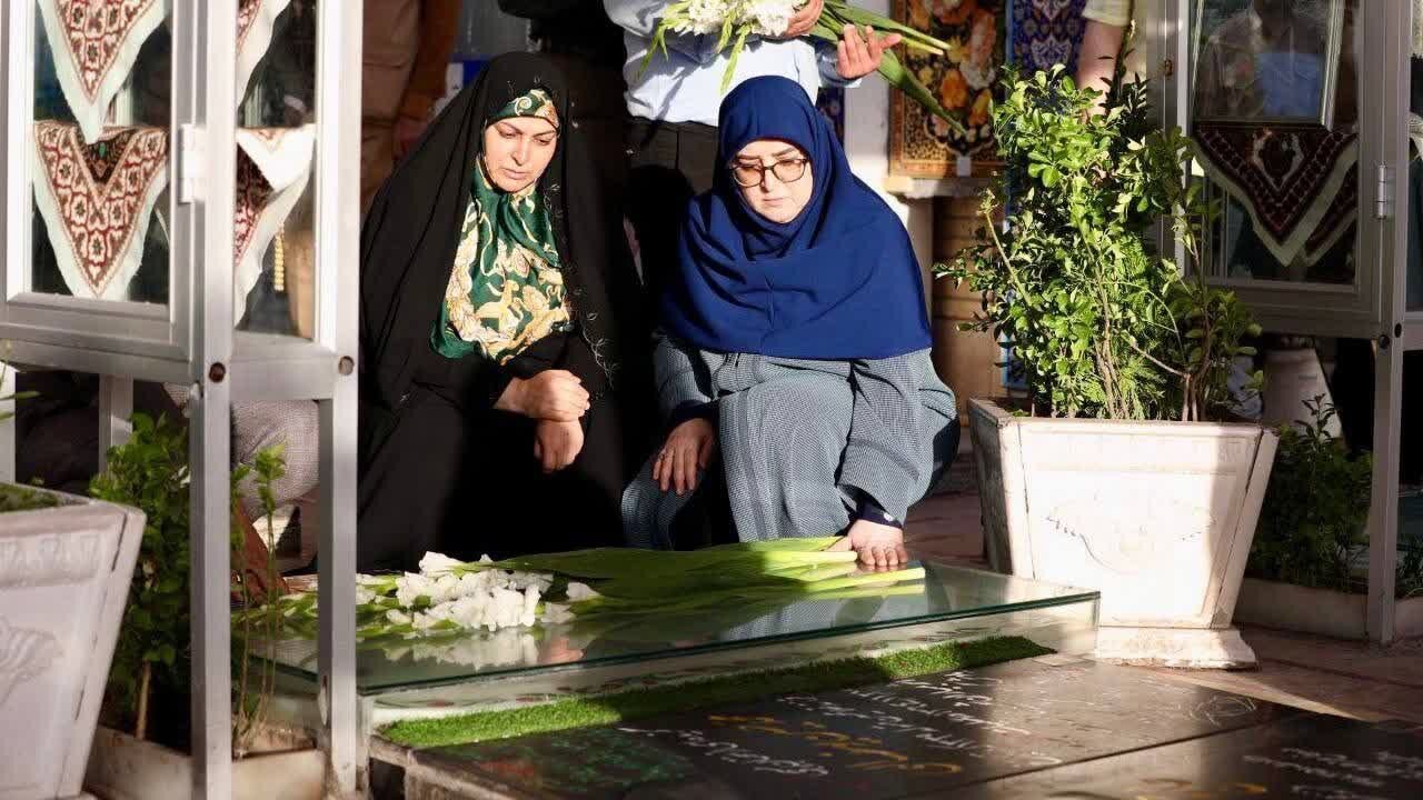 حضور سخنگوی دولت در مزار شهید حاج قاسم سلیمانی