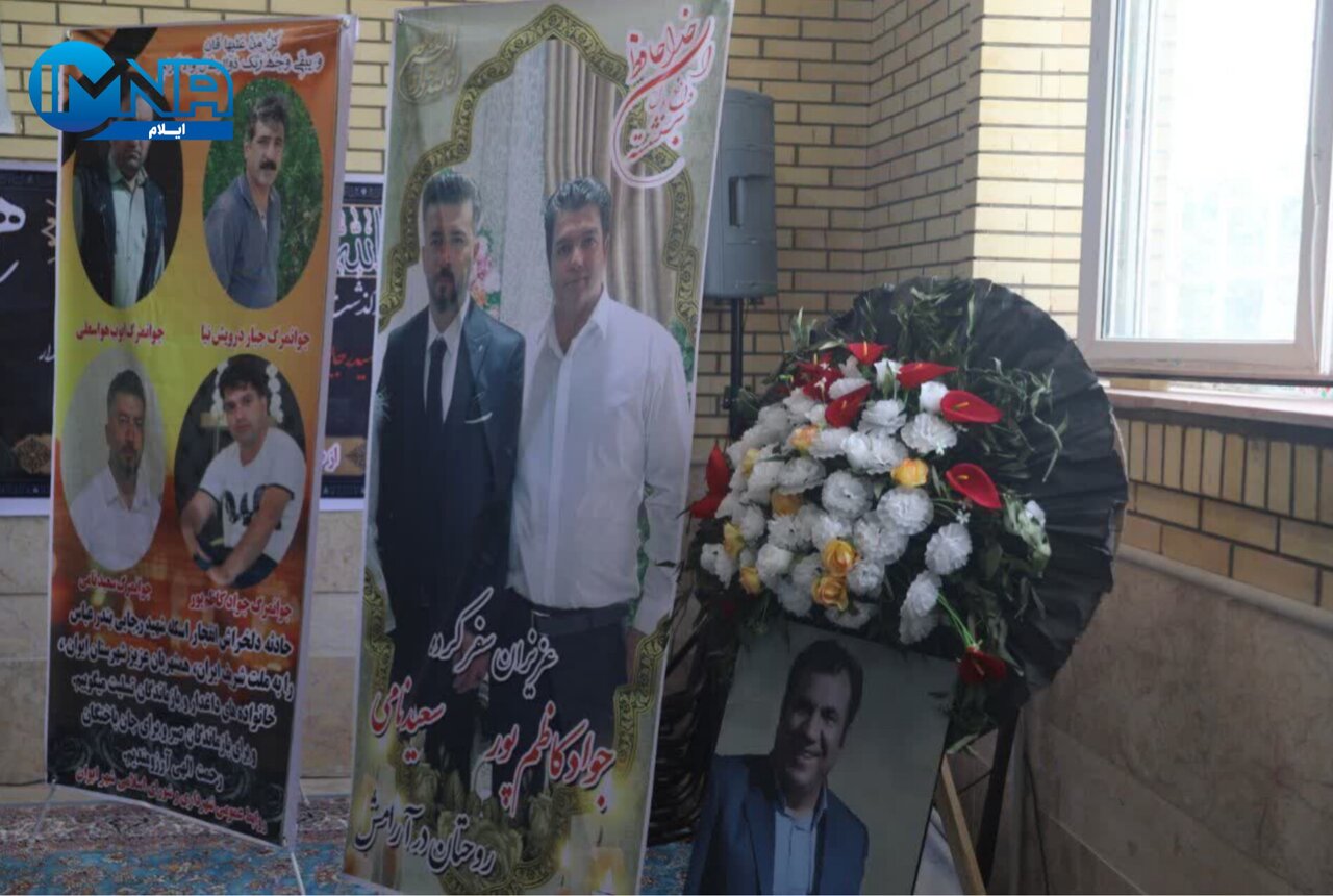 دشمن با تحریمهای فلج کننده اقتصاد کشور را نشانه گرفته است