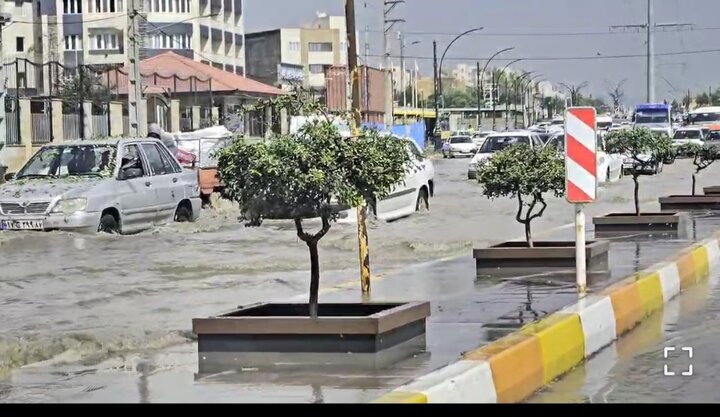 فیلم| خیابان‌های زنجان زیر آب رفت
