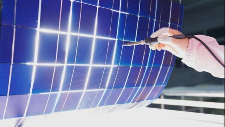 بهبود عملکرد پنلهای خورشیدی شهری با تکنیک جدید