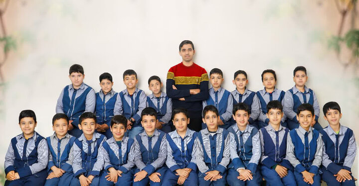 معلمی نمونه که تمام جایزه خود را برای مدرسهسازی اهدا کرد