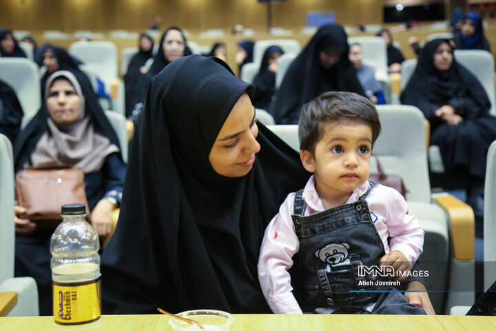 آیین تجلیل از معلمان نمونه استان اصفهان