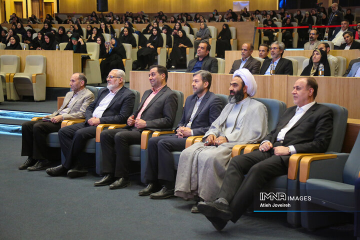 آیین تجلیل از معلمان نمونه استان اصفهان