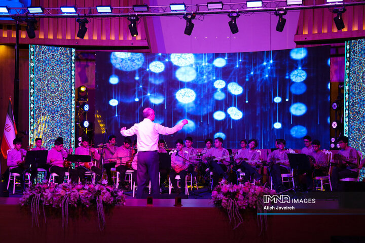 آیین تجلیل از معلمان نمونه استان اصفهان