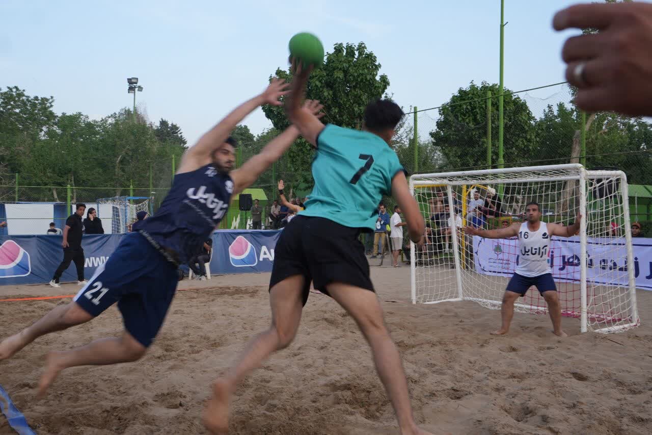 کاشی آراتایل، همراه همیشگی ورزش؛ از هندبال ساحلی تا سپاهان