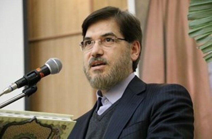 تأکید وزیر علوم بر اهمیت زنده نگه داشتن یاد شهدا در فضای دانشگاهی