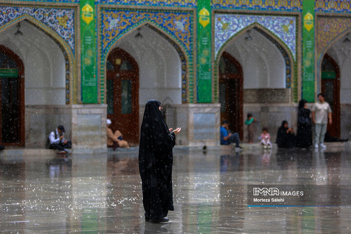 حال و هوای حرم رضوی در آستانه میلاد امام رضا(ع)