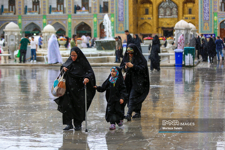 حال و هوای حرم رضوی در آستانه میلاد امام رضا(ع)