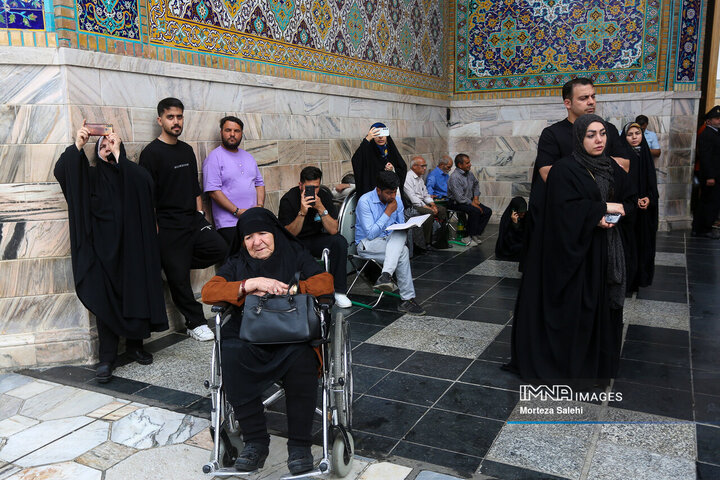 حال و هوای حرم رضوی در آستانه میلاد امام رضا(ع)