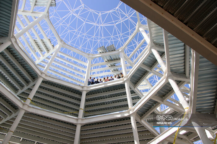 بازدید نایب رئیس شورای شهر اصفهان از بازار گل ارغوان