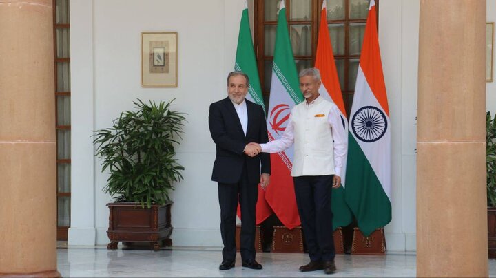 عراقچی با همتای هندی خود دیدار کرد