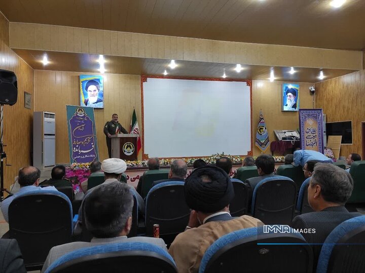 با قدرت در مقابل دشمنان از کشور دفاع خواهیم کرد