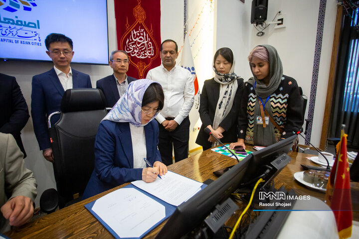 آیین امضای تفاهم‌نامه همکاری در زمینه محافظت ساختمان‌های تاریخی بین اصفهان و شانگهای چین