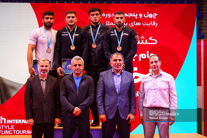 اولین روز مسابقات کشتی جام جهان پهلوان تختی