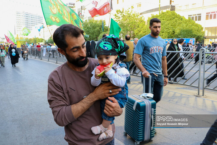جشن مردمی میلاد امام رضا (ع) در مشهد