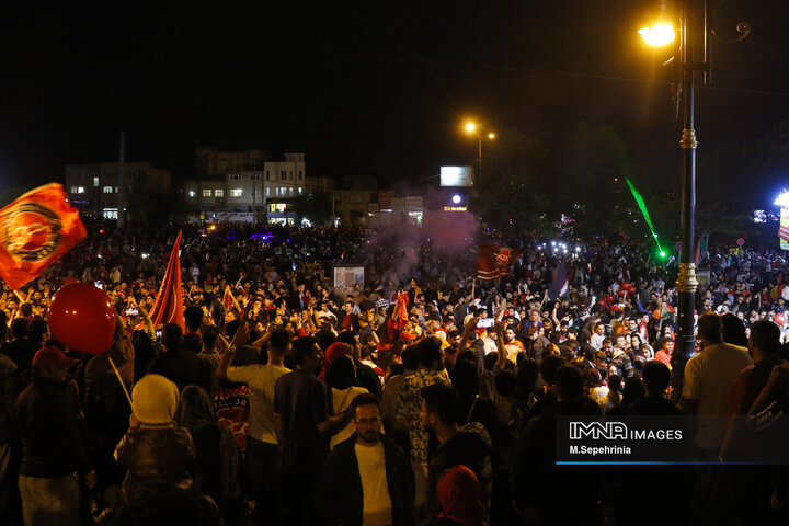 شادی مردم تبریز پس از بازی تراکتور نساجی