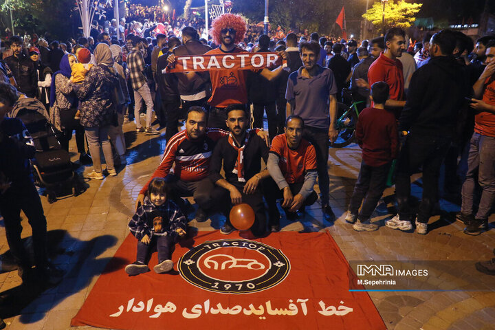 شادی مردم تبریز پس از بازی تراکتور نساجی