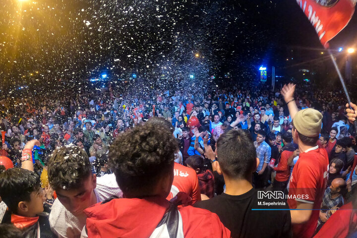 شادی مردم تبریز پس از بازی تراکتور نساجی