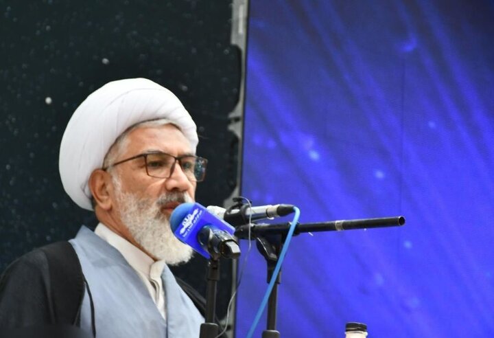 مسئولان و مردم همگام با هم به اقتصاد جامعه کمک کنند