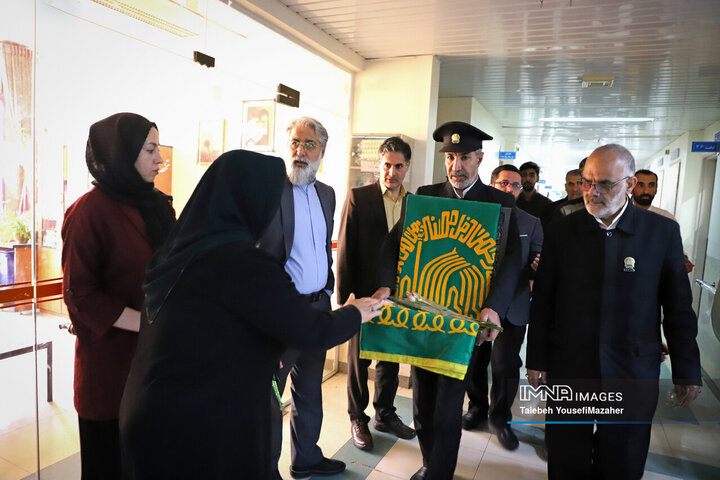 حضور کاروان «زیر سایه خورشید» در بیمارستان های همدان