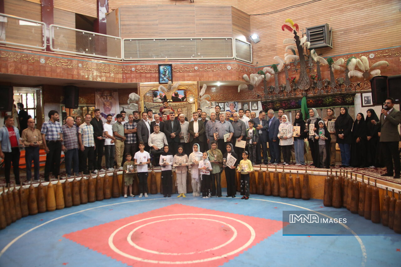 آیین تجلیل از قهرمانان ورزشی منطقه ۱۵ اصفهان برگزار شد