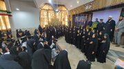 هدایای شاه خراسان به دانش‌آموزان نایینی و زندانیان شرق اصفهان در دهه کرامت + فیلم