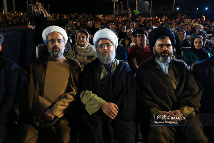 جشن میلاد امام رضا (ع) در بهارستان اصفهان