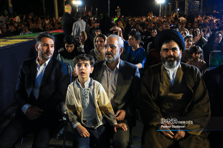 جشن میلاد امام رضا (ع) در بهارستان اصفهان