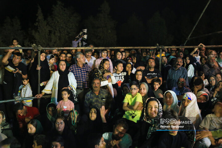 جشن میلاد امام رضا (ع) در بهارستان اصفهان