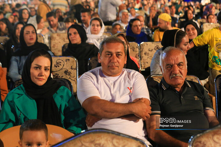 جشن میلاد امام رضا (ع) در بهارستان اصفهان